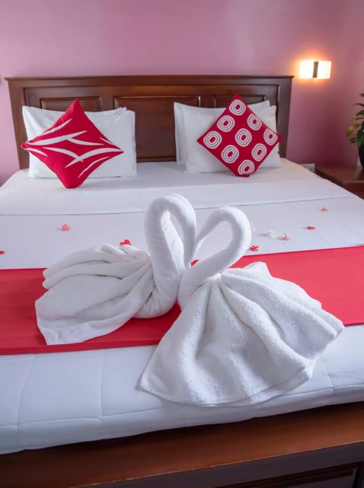 1ef3af70-4bce-4905-acf0-8172b08b91c2