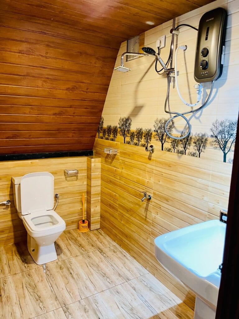 C68FE3D7-4148-438C-81AC-8F8A379C27C3