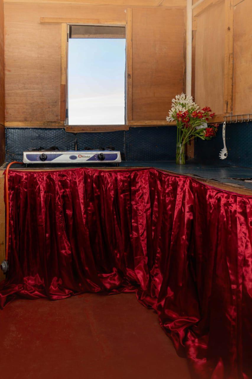 c0421f8a-2a71-4af8-8346-68b77ae69075-1