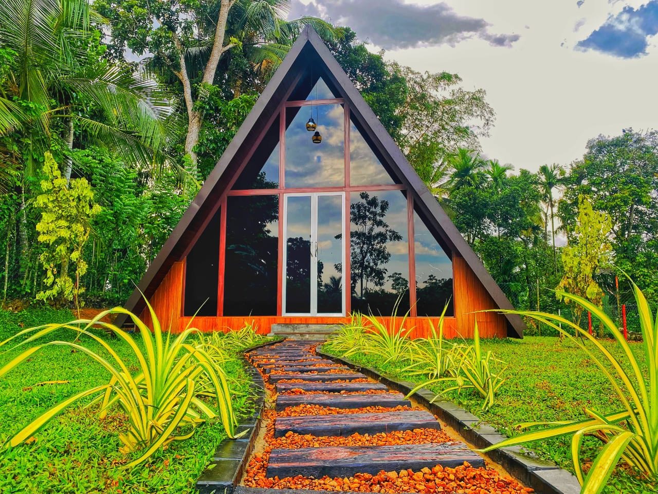 500837483_122140859084804355_7149089159891040816_n-1